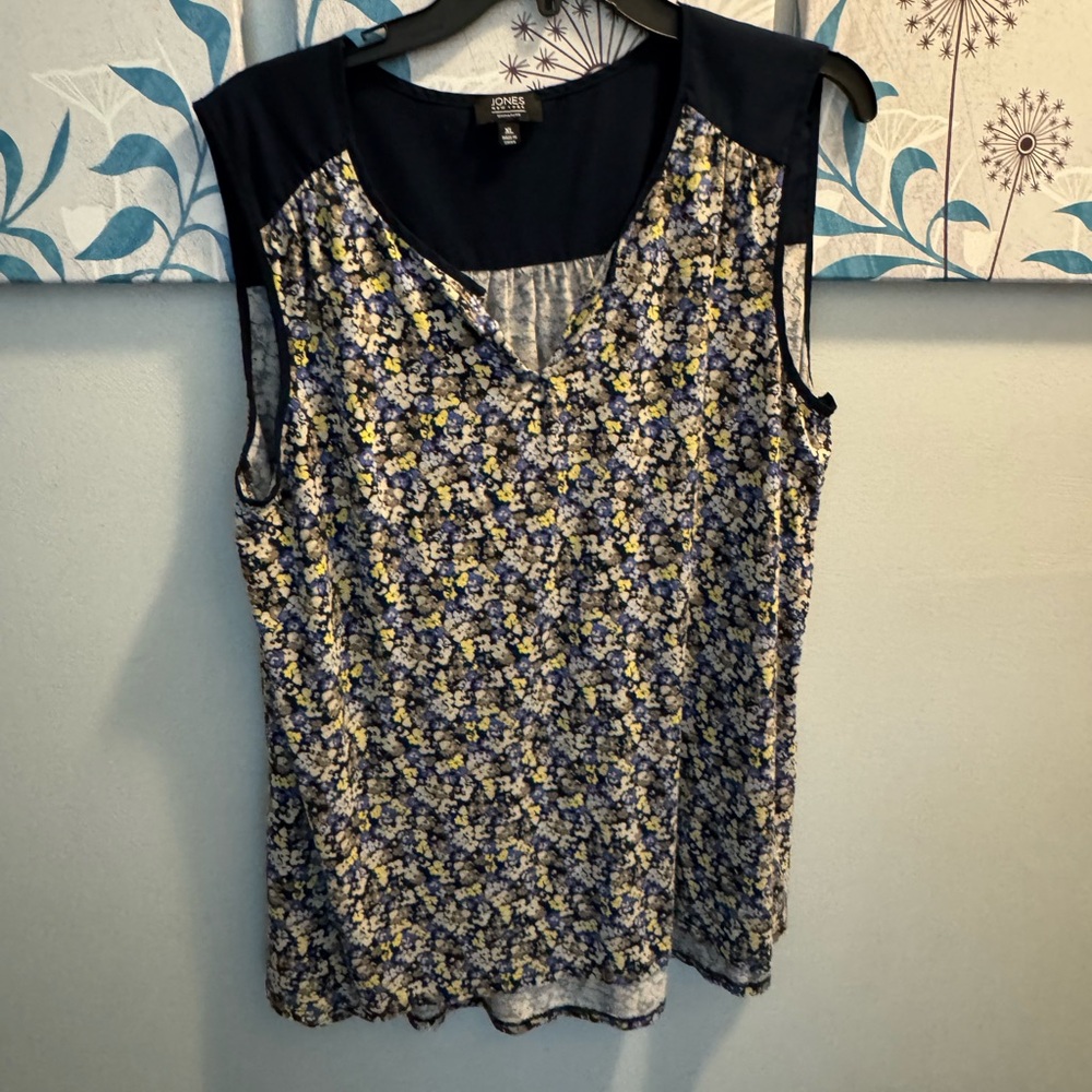 Jones New York Navy, blue, Yellow & White Floral Sleeveless V-Neck Tank Sz XL